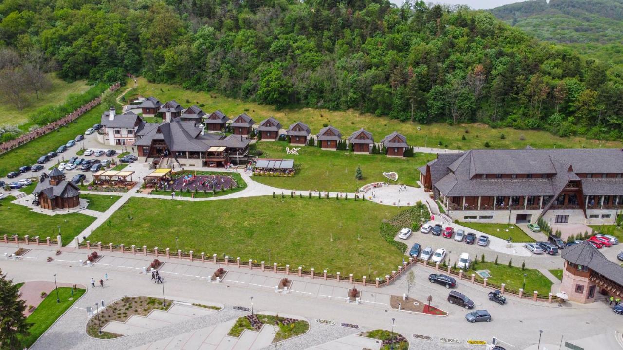 Etno Naselje Vrdnicka Kula Hotel Vrdnik Exterior photo